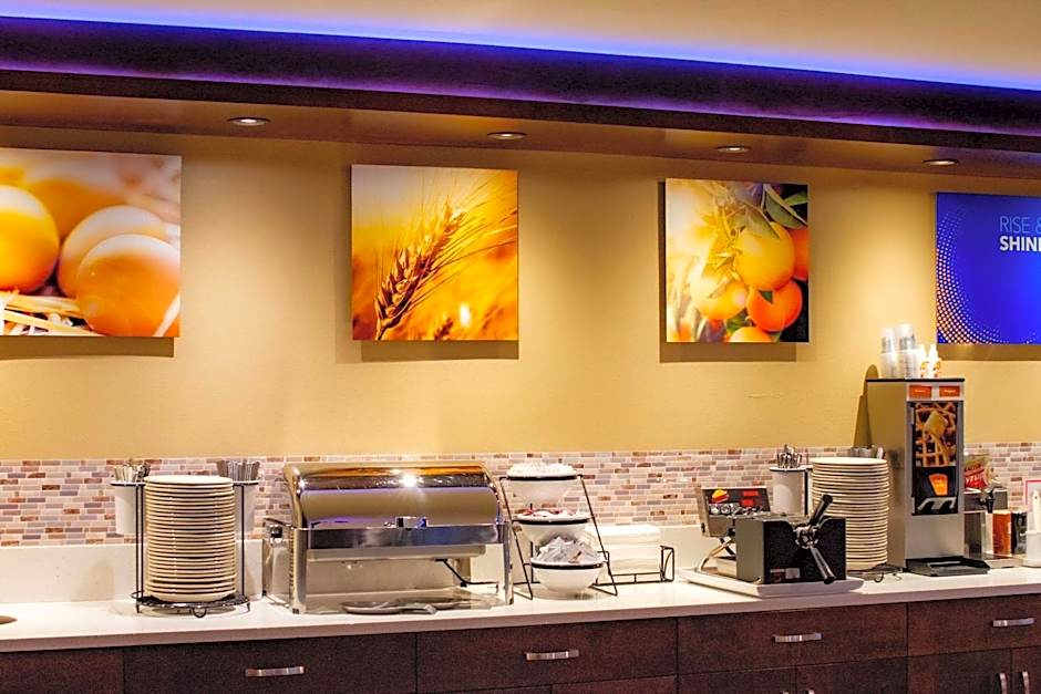 Comfort Inn & Suites Vancouver Downtown City Center
