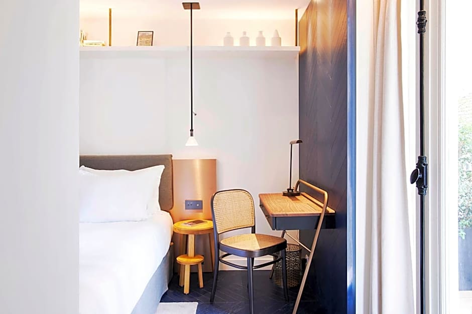 Perpetual Elysee Montaigne