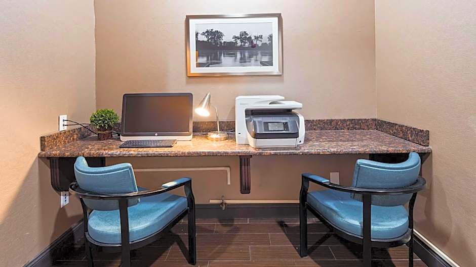 Best Western Plus Lee's Summit Hotel & Suites
