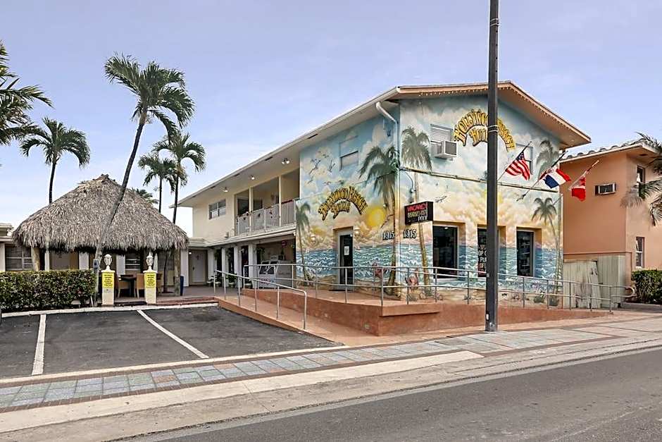 Hollywood Beach Flamingo