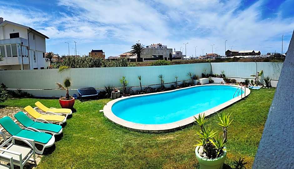 Vagueira Guest House & Beach Hostel