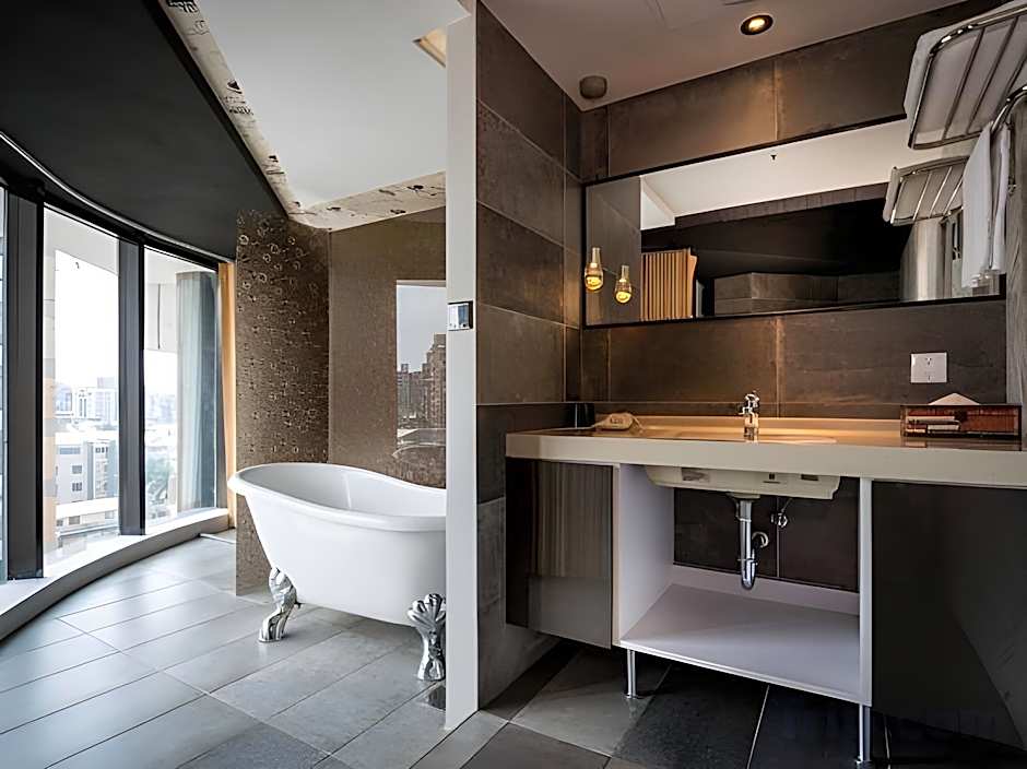 Calligraphy Greenway Hotel