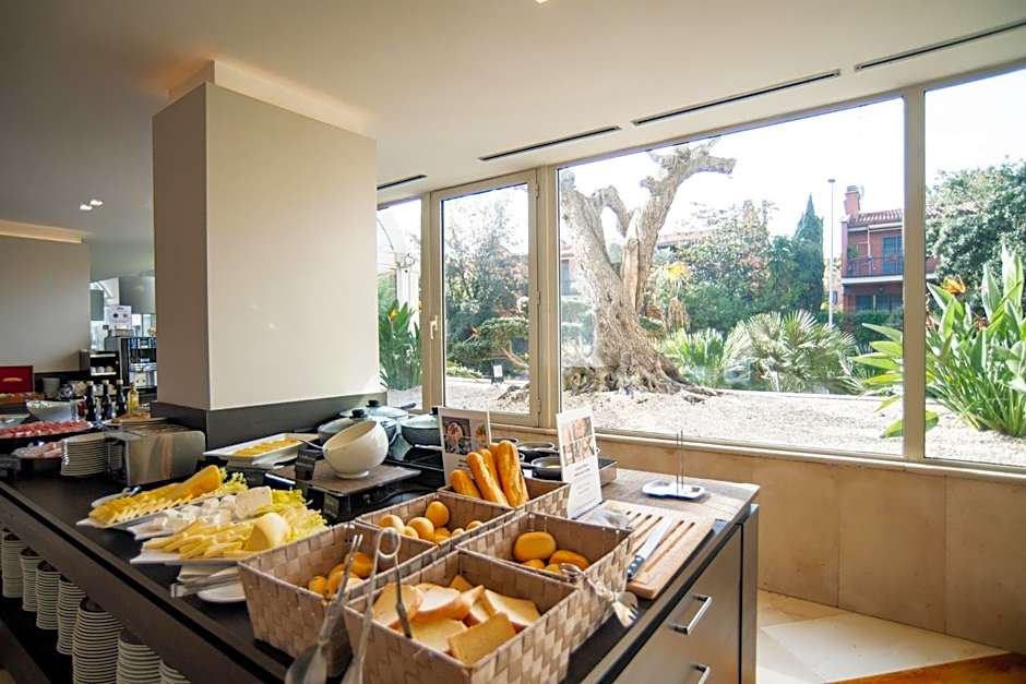 Mercure Roma West