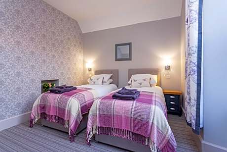 Standard Twin Room with Sofa