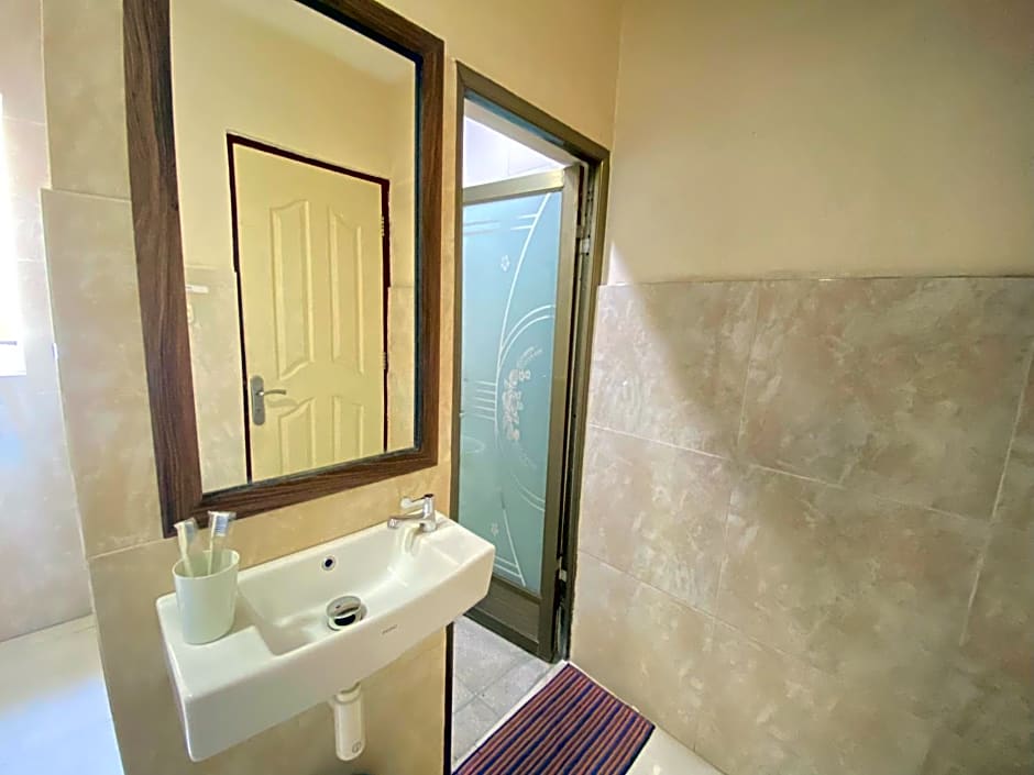 Penginapan Star Ambon Mitra RedDoorz