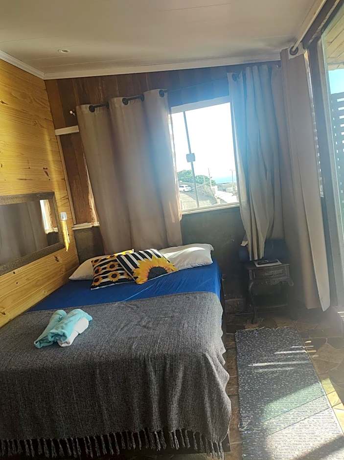 Pousada Marambaia Café - Praiana, econômica, Com café da manhã, piscina e hidromassagem ao ar livre - Frente para o mar