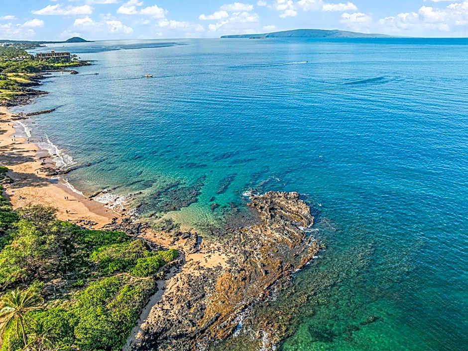 Central Kihei Gem! 3-Min Walk to the Beach & Shops