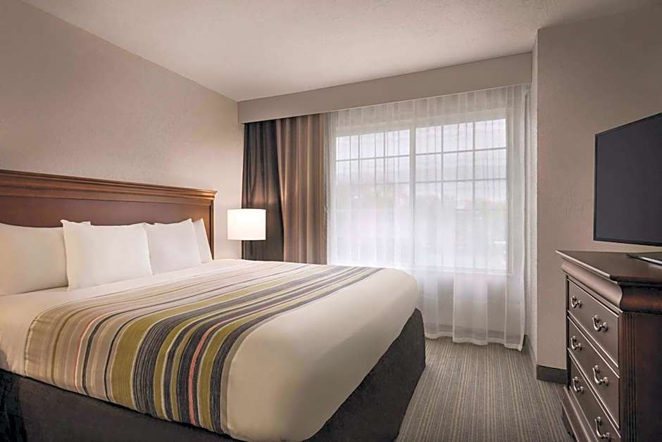 Country Inn & Suites by Radisson, Valparaiso, IN