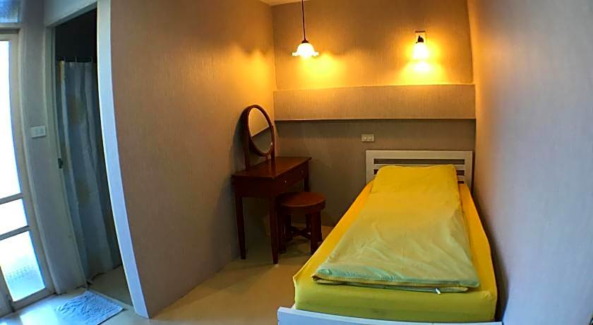 Roof View Place Hotel