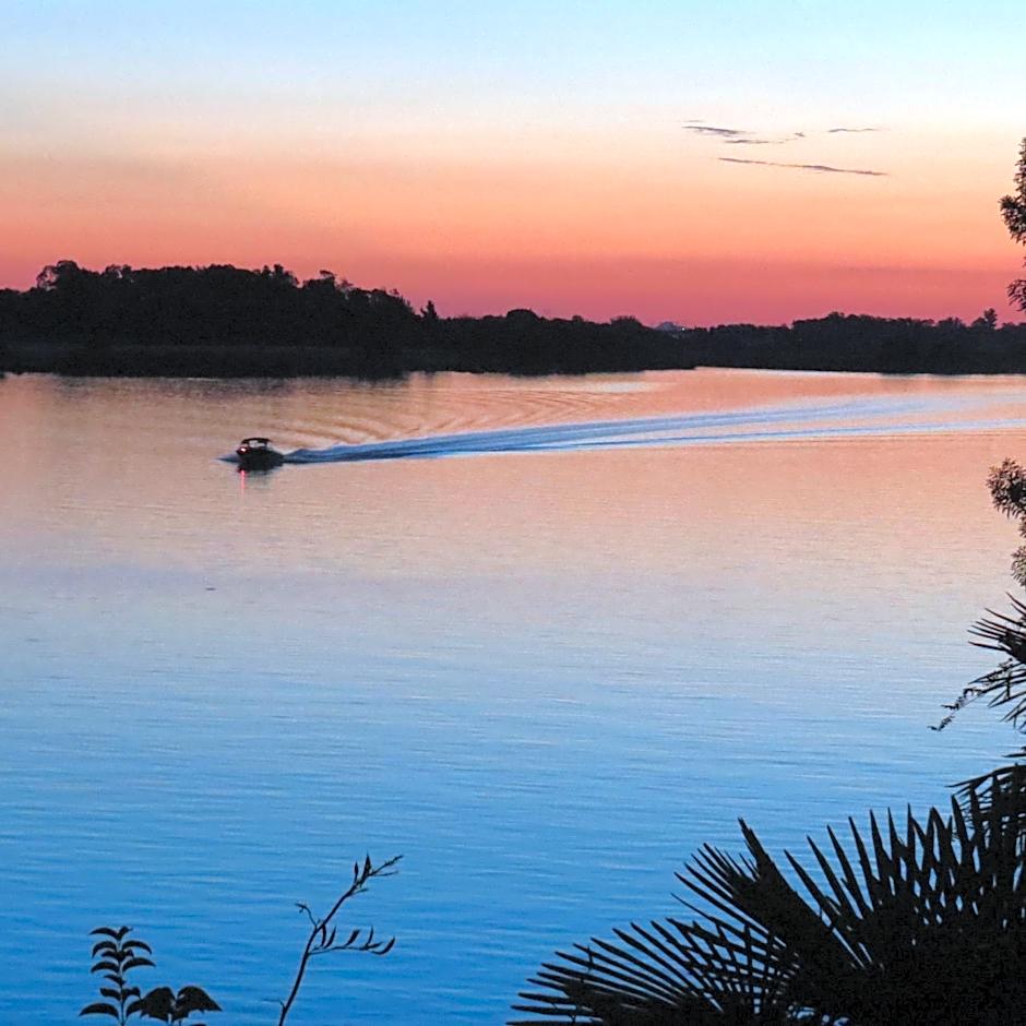 The Waterfront Country Lodge