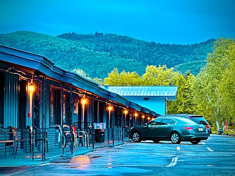 Travelodge by Wyndham Lake George NY