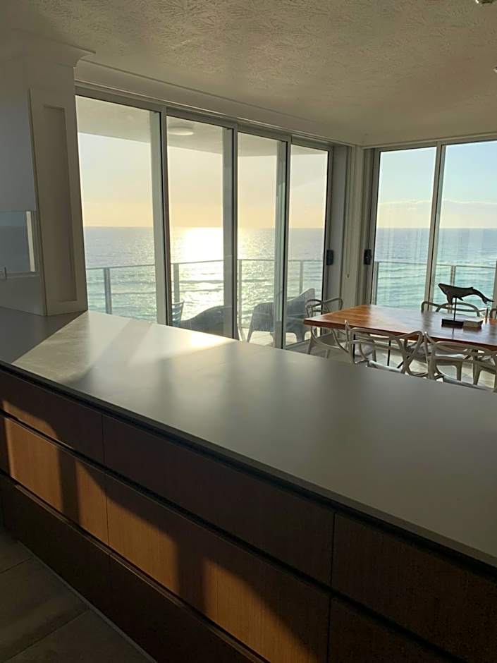 Pacific Regis Beachfront Holiday Apartments