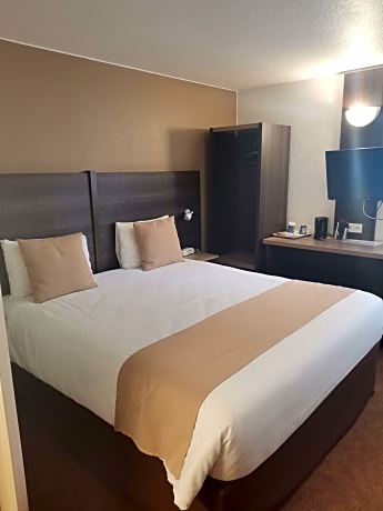 Standard Room - 1 Double Bed