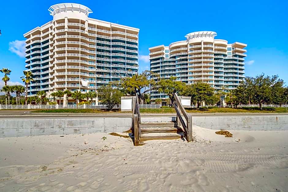 Charming Condo on the Beach/Legacy T2-1102