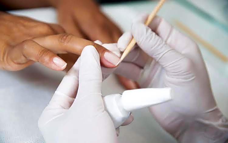 Domaine La Tour - SPA - Jacuzzi - Sauna - Massage - 4 SAISONS - Piscine Chauffée Toute l'année - Heated POOL - 800m City Centre Nyons