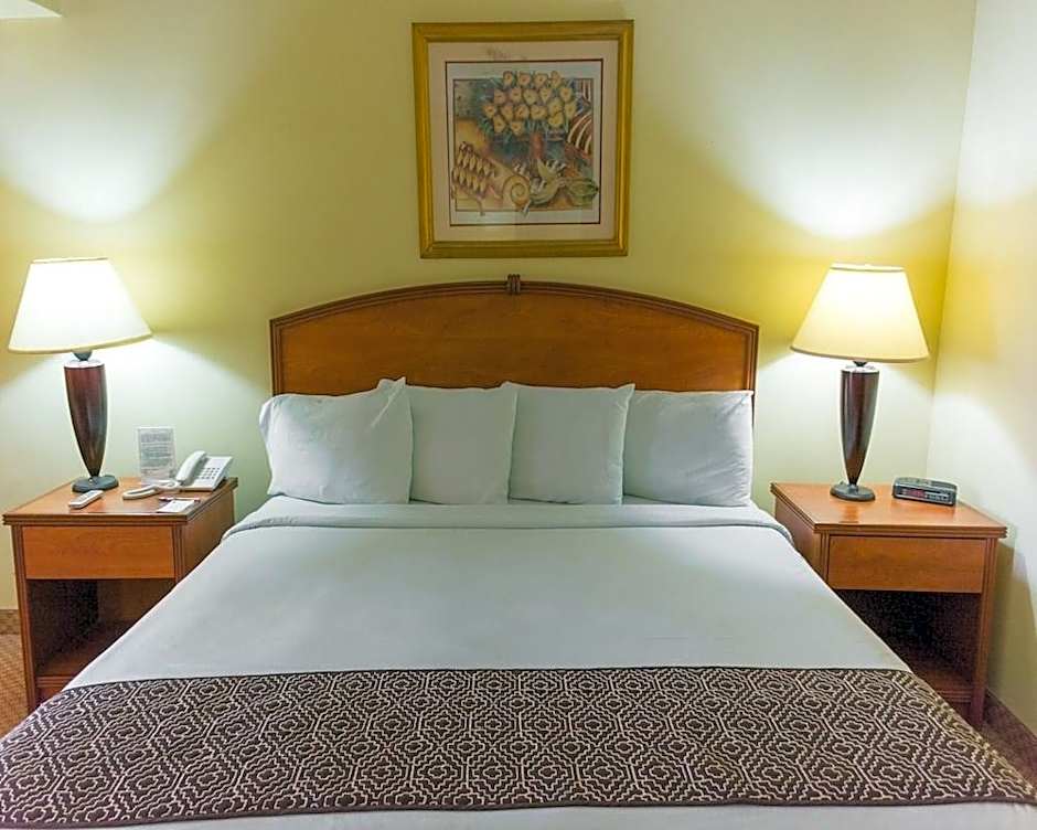 Hafersons Inn Hotel & Suites