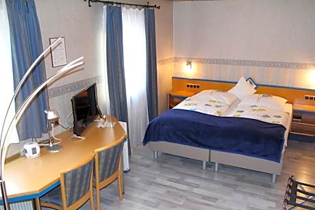 Comfort Triple Room with Shower