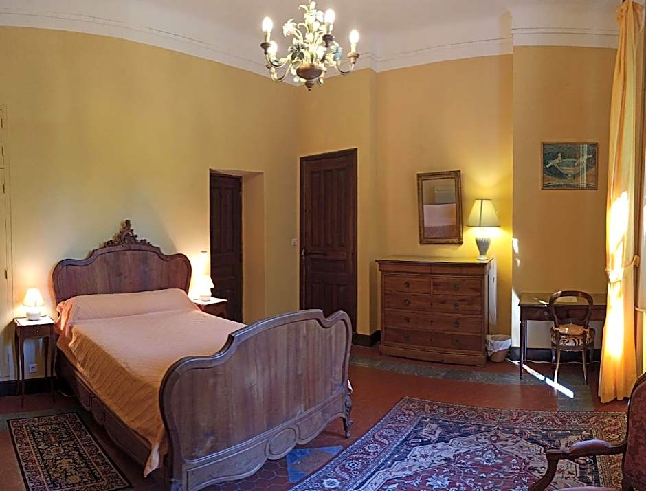 CHÂTEAU CAGNINACCI B&B