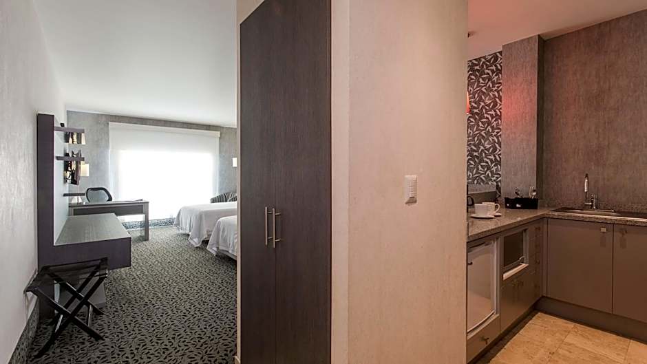 Holiday Inn Express & Suites Queretaro By IHG