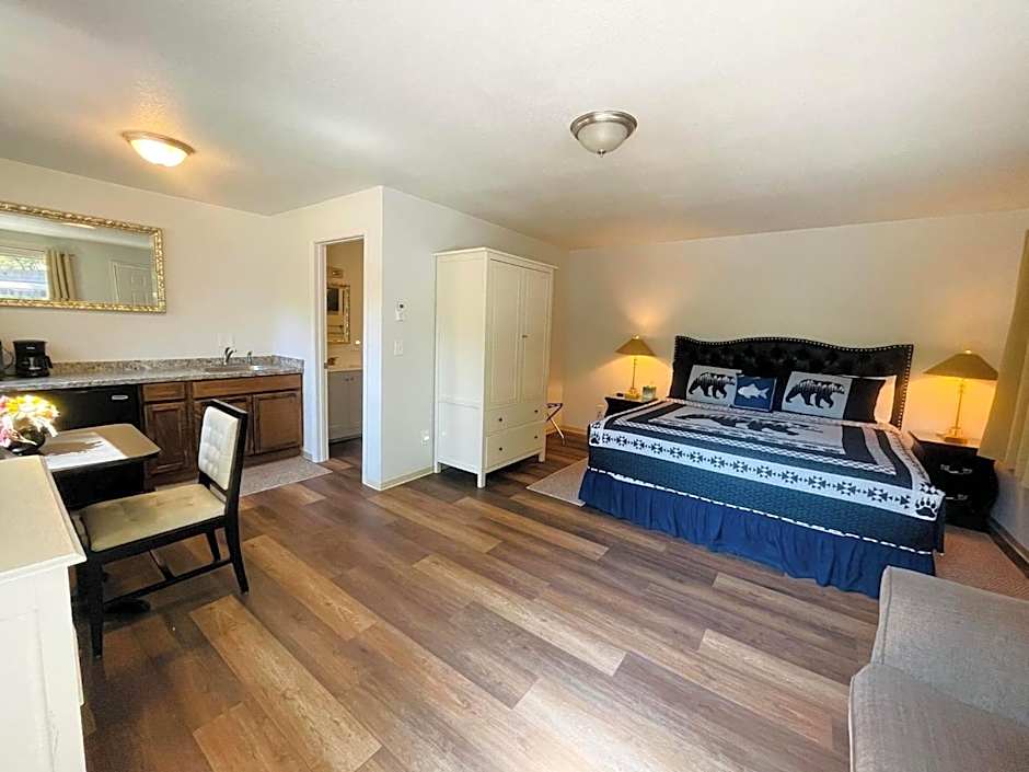 Riverfront Lodging