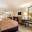 Quality Inn & Suites Greensboro near Lake Oconee