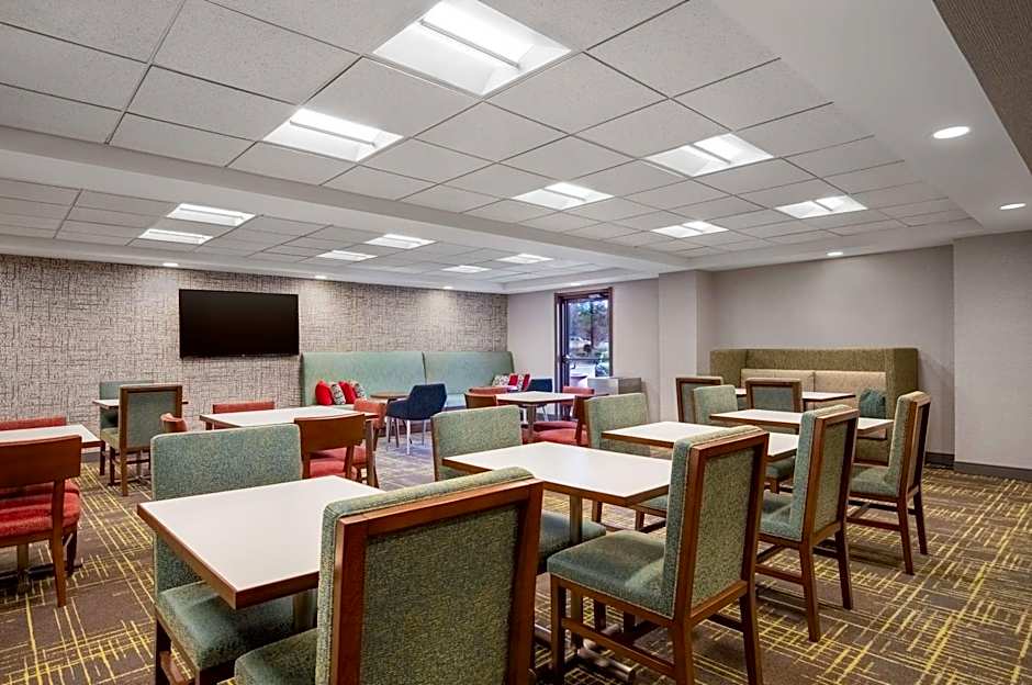 Hampton Inn By Hilton Long Island - Brookhaven