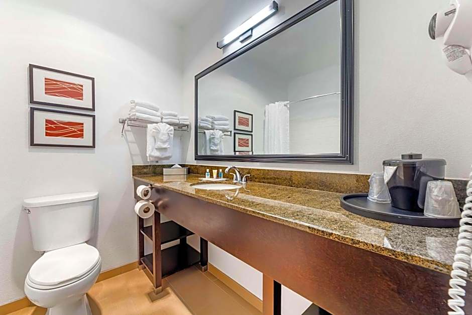 Comfort Suites Near Vancouver Mall