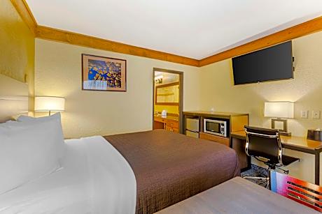 1 King Bed, Non-Smoking, Wireless High-Speed Internet, Microwave, Refrigerator, Continental Breakfas