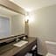 Clarion Pointe Downtown
