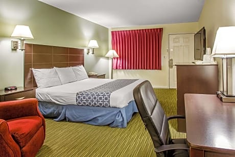 1 King Bed, Nonsmoking