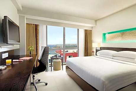 Deluxe Queen Room with Ocean View (Free Return Airport Transfer, Complimentary Wifi)