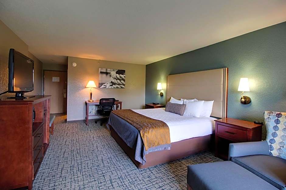 Best Western Harbour Pointe Lakefront