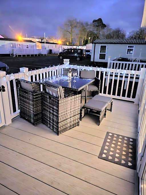 Forest Getaway, sleeps 6 at Bashley, leisure PASS included