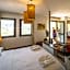 4reasons hotel + bistro | 12+