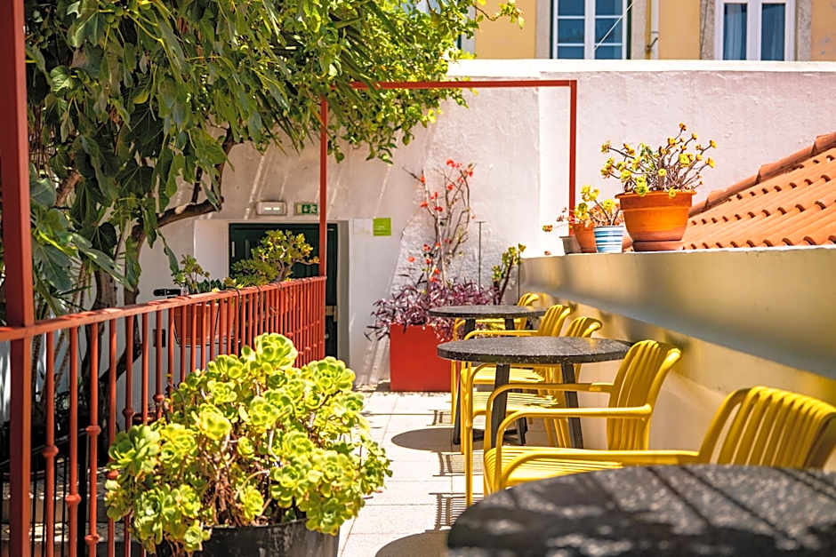 Casa do Bairro by Shiadu