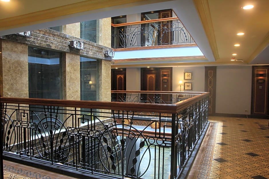 Herald Suites Polaris