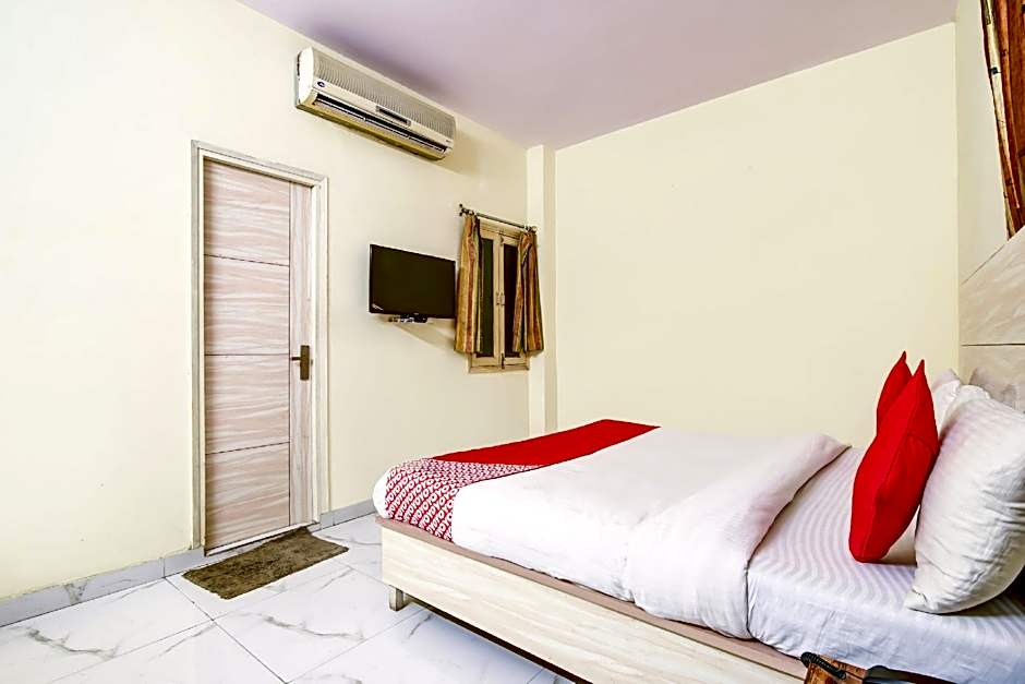 Hotel O Vishwakarma Palace