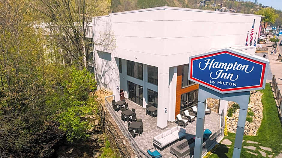 Hampton Inn By Hilton Gatlinburg