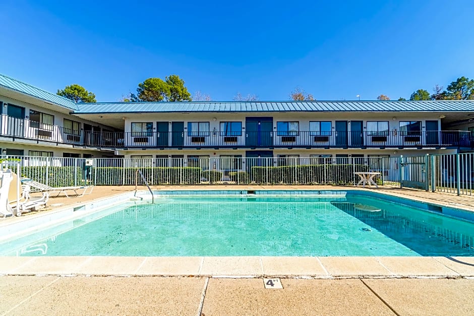 Xpress Inn & Extended Stays