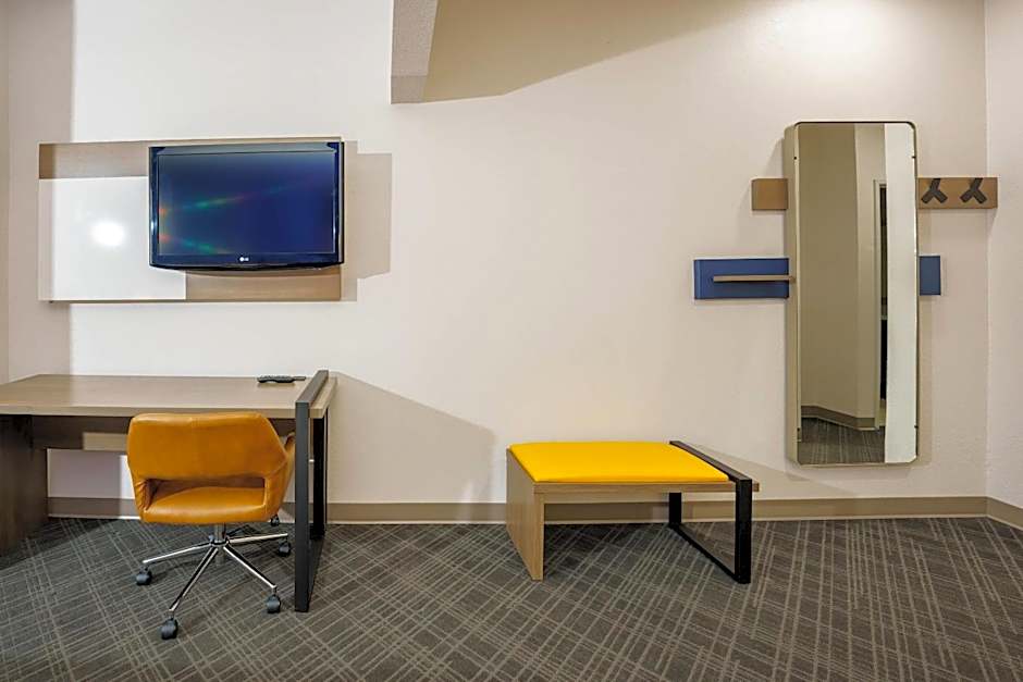 Comfort Suites University Drive