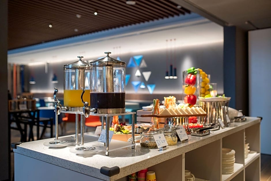 Holiday Inn Express Zhuhai Gongbei By IHG