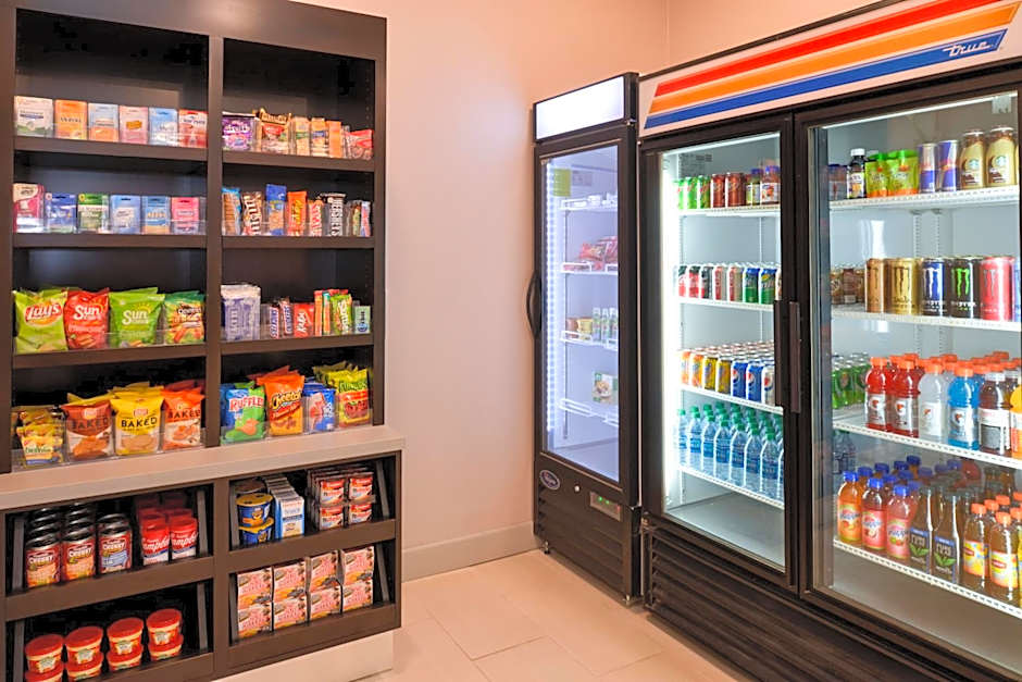 La Quinta Inn & Suites by Wyndham Indianapolis South