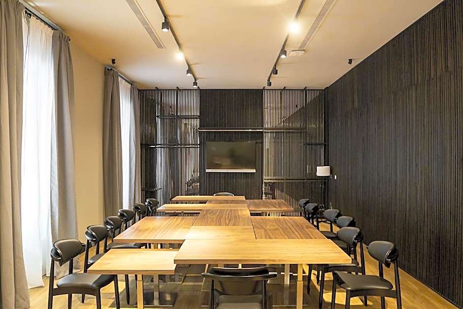 ICON Embassy by Petit Palace