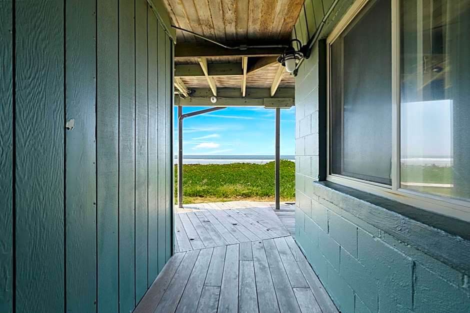 Crescent Beach Motel