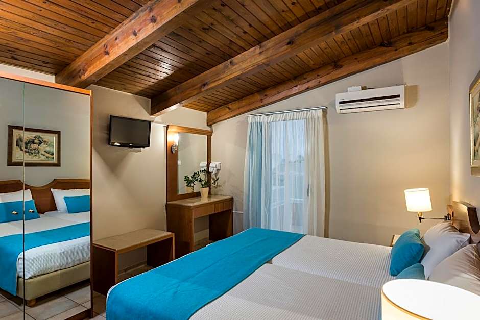 Elotis Suites