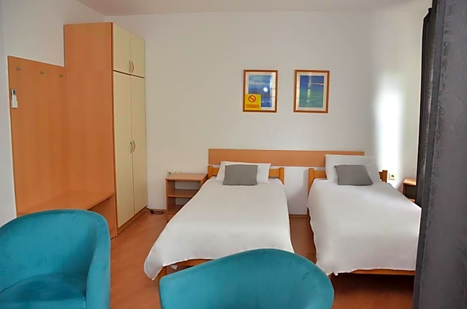 Hotel 7