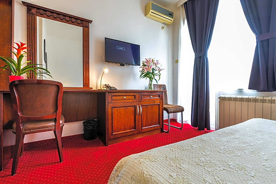 Garni Hotel Royal Crown