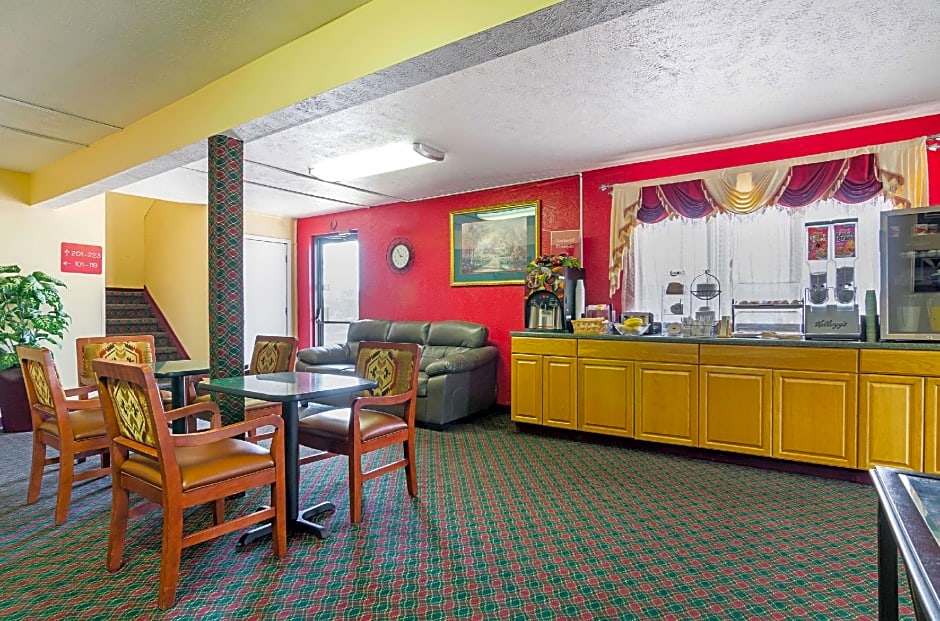 Econo Lodge Lansing - Leavenworth