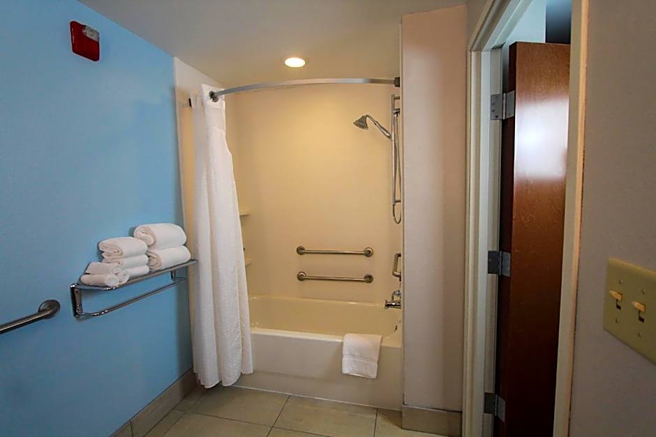 Holiday Inn Express Hotel & Suites Charleston - North By IHG