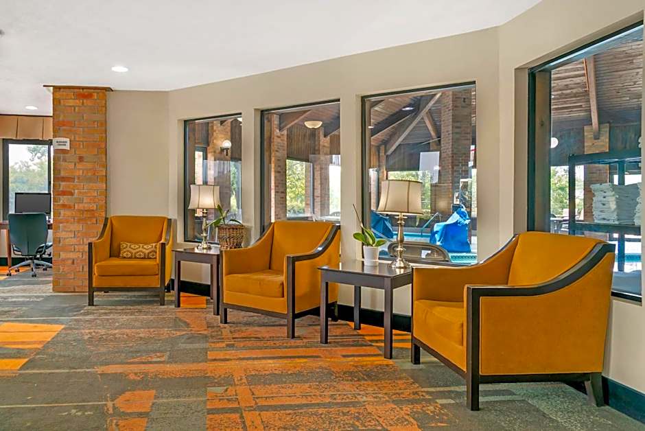 Quality Inn Byron Center